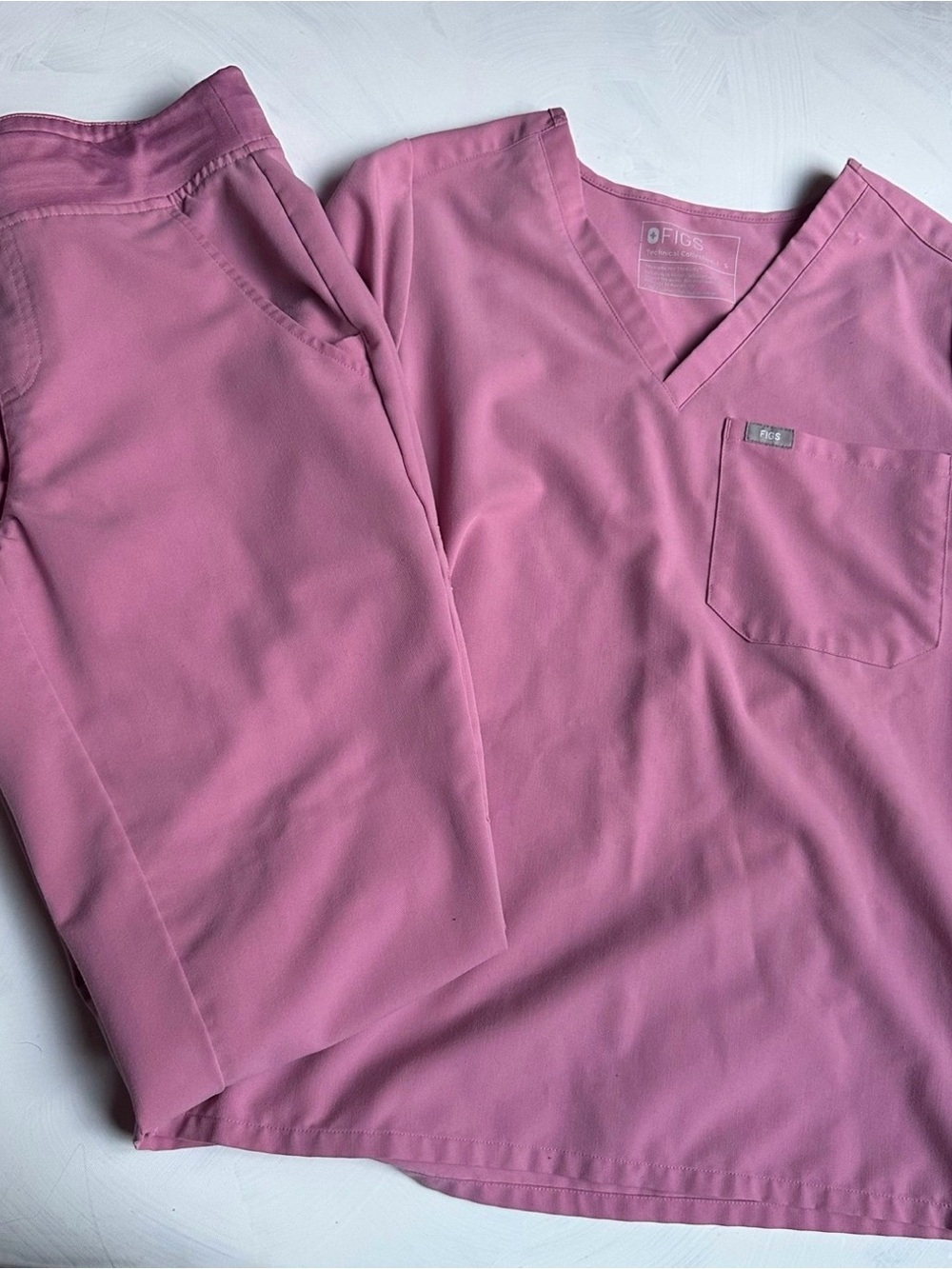 Figs Rose Pink Scrubs Set